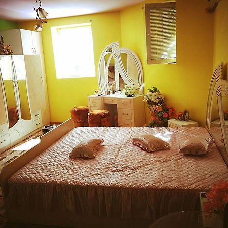 Two Bedroom Townhouse Mika Русе Экстерьер фото